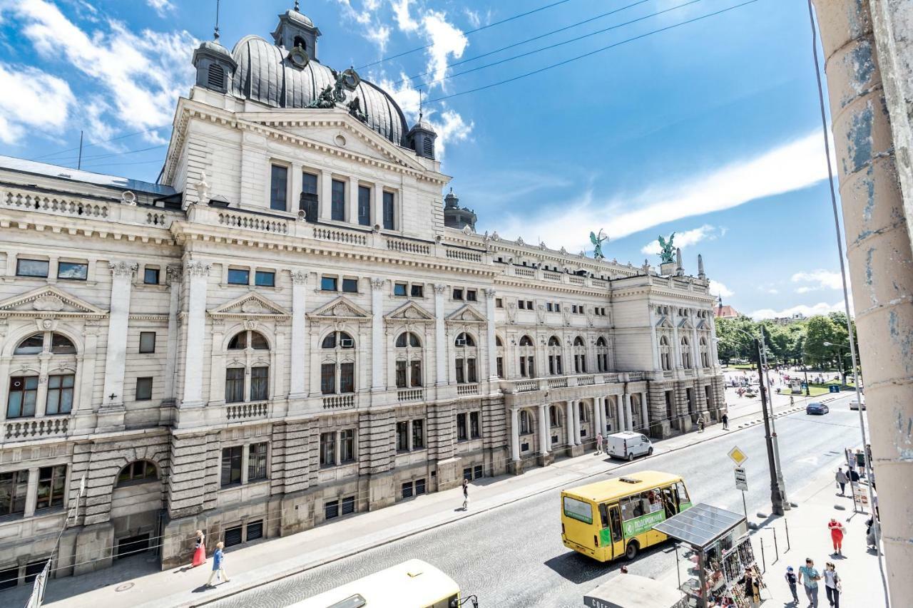 Opera House Apartment 2 Lviv Exteriör bild